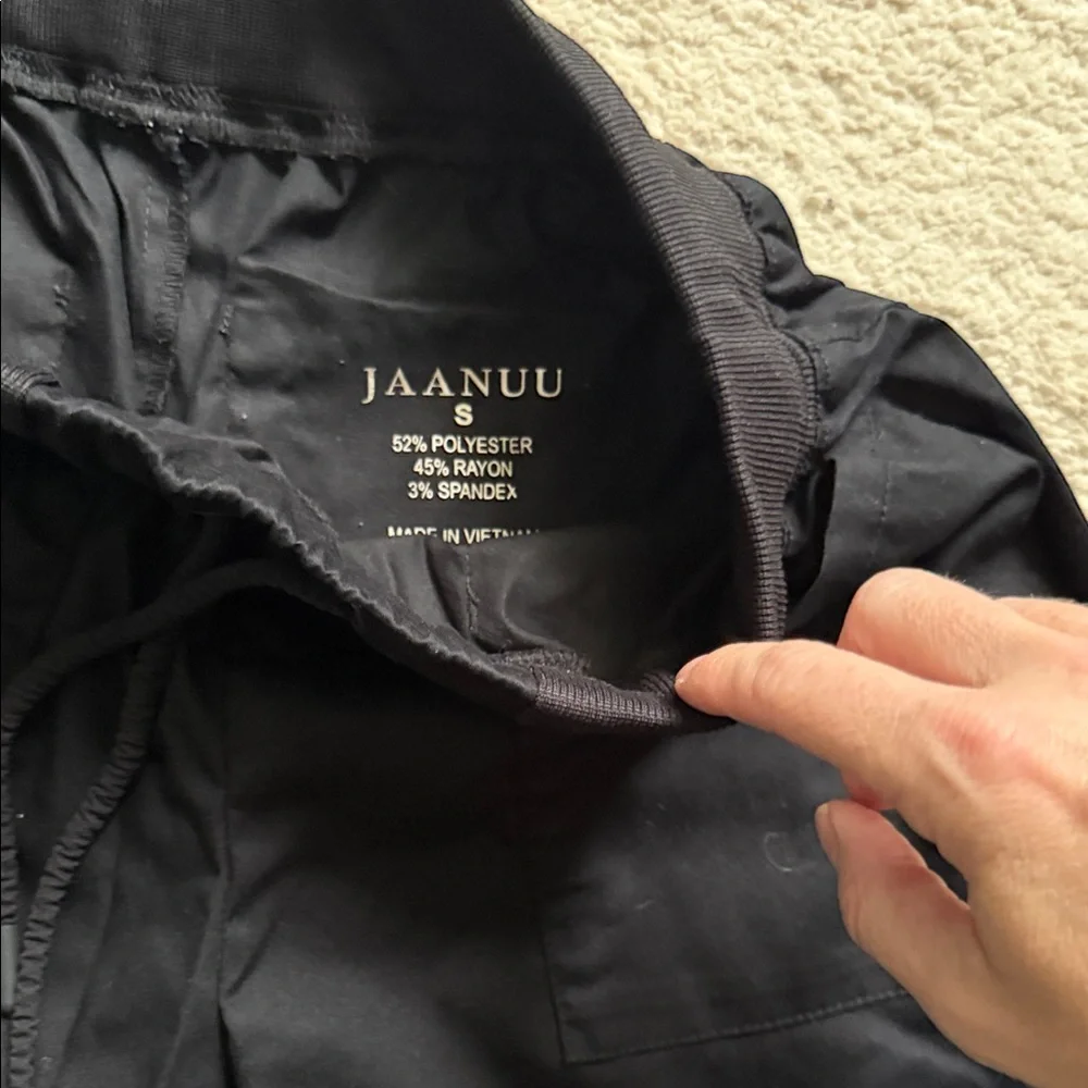 Jaanuu Black scrub set. 2 tops/1 pant - Picture 6 of 8